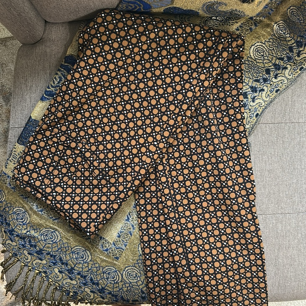 💯Anthropologie Stylish Black and Brown Patterned Pants💯
